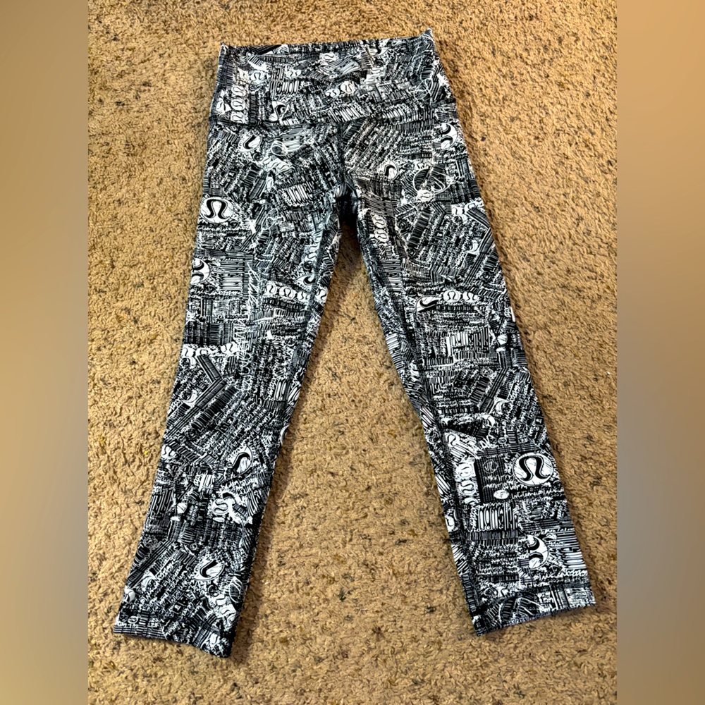Lululemon Winder Under Crop with drawstring